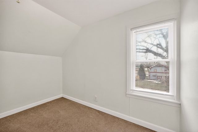 3206 Iola Avenue, Des Moines, IA 50312