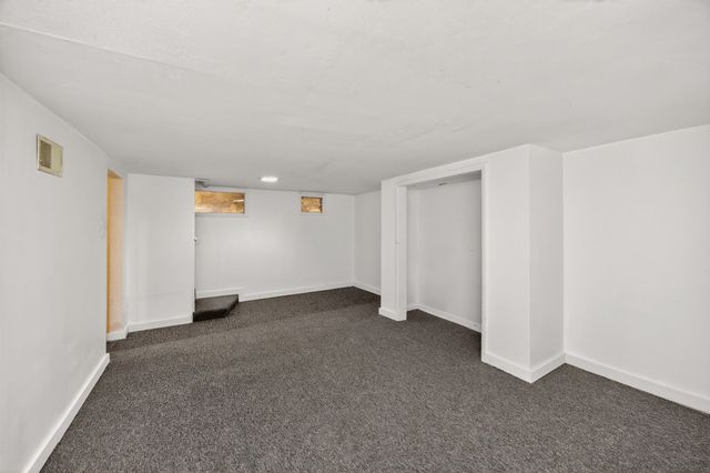 3206 Iola Avenue, Des Moines, IA 50312