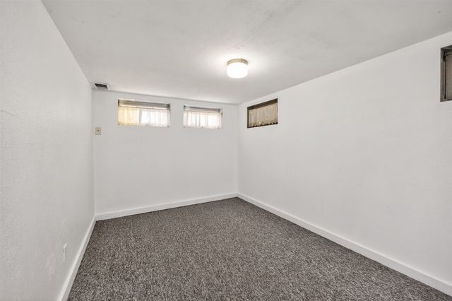 3206 Iola Avenue, Des Moines, IA 50312