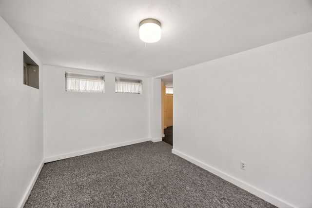 3206 Iola Avenue, Des Moines, IA 50312