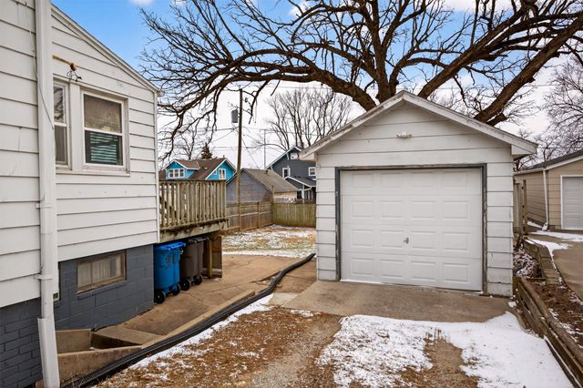 3206 Iola Avenue, Des Moines, IA 50312