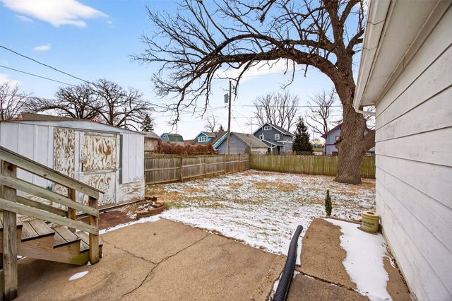 3206 Iola Avenue, Des Moines, IA 50312