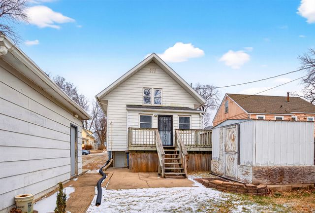 3206 Iola Avenue, Des Moines, IA 50312