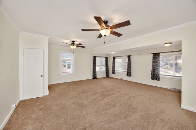 3206 Iola Avenue, Des Moines, IA 50312