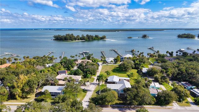 6595 114th Lane, Sebastian, FL 32958
