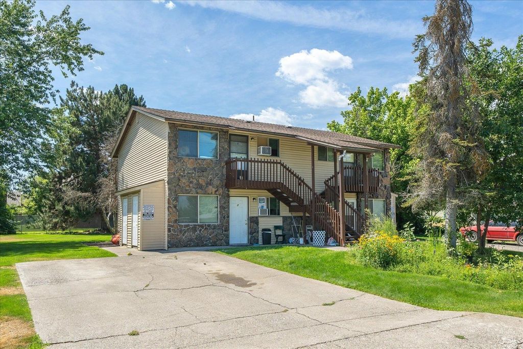 12218 E LENORA Dr, Spokane, WA 99206 photo 2