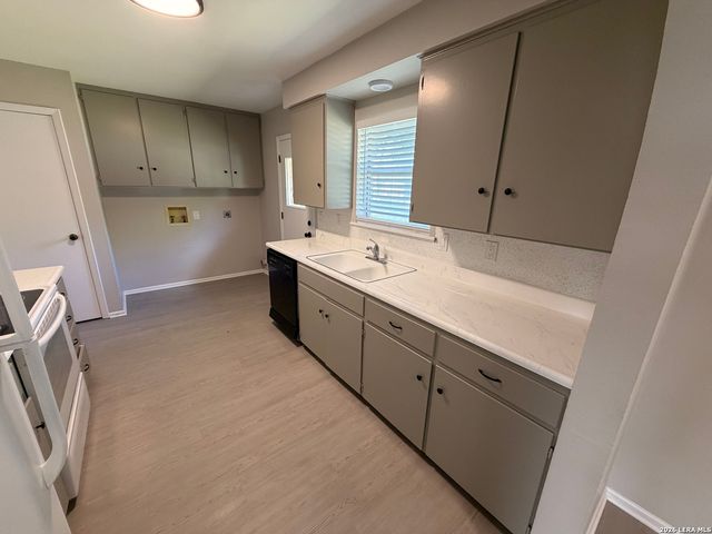 795 ALBERT ST, New Braunfels, TX 78130