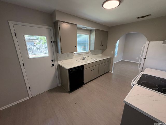 795 ALBERT ST, New Braunfels, TX 78130