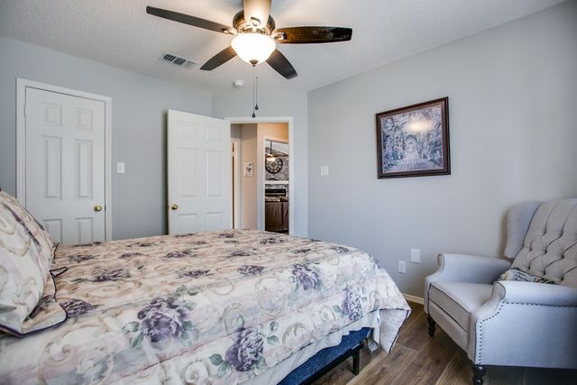 5221 Oak Grove Boulevard, San Angelo, TX 76904