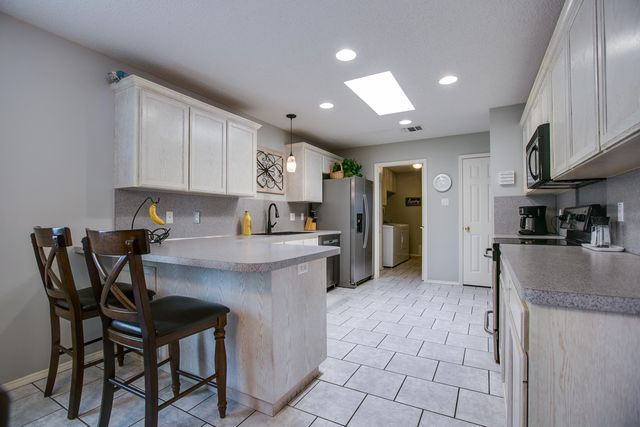 5221 Oak Grove Boulevard, San Angelo, TX 76904