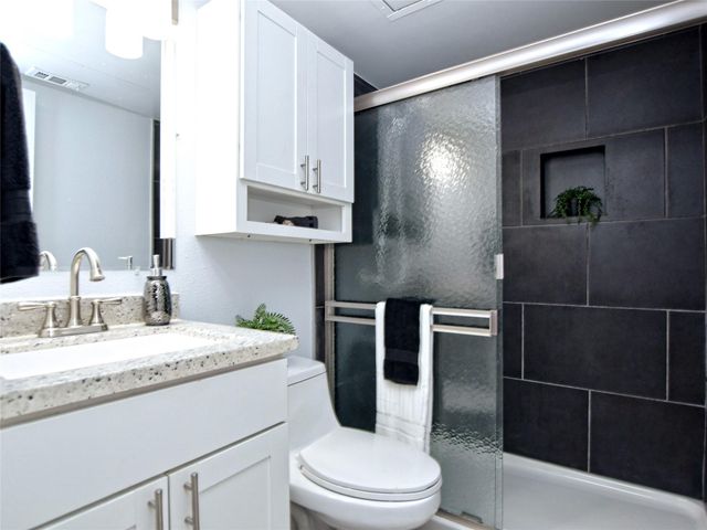 1840 Burton DR 109, Austin, TX 78741