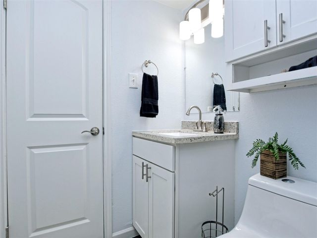 1840 Burton DR 109, Austin, TX 78741