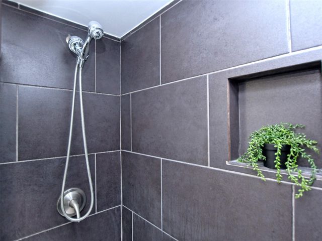 1840 Burton DR 109, Austin, TX 78741