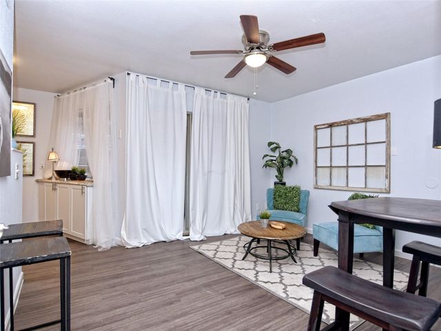 1840 Burton DR 109, Austin, TX 78741