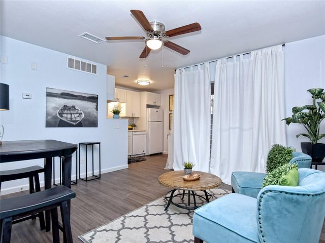 1840 Burton DR 109, Austin, TX 78741