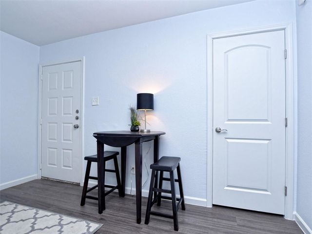 1840 Burton DR 109, Austin, TX 78741