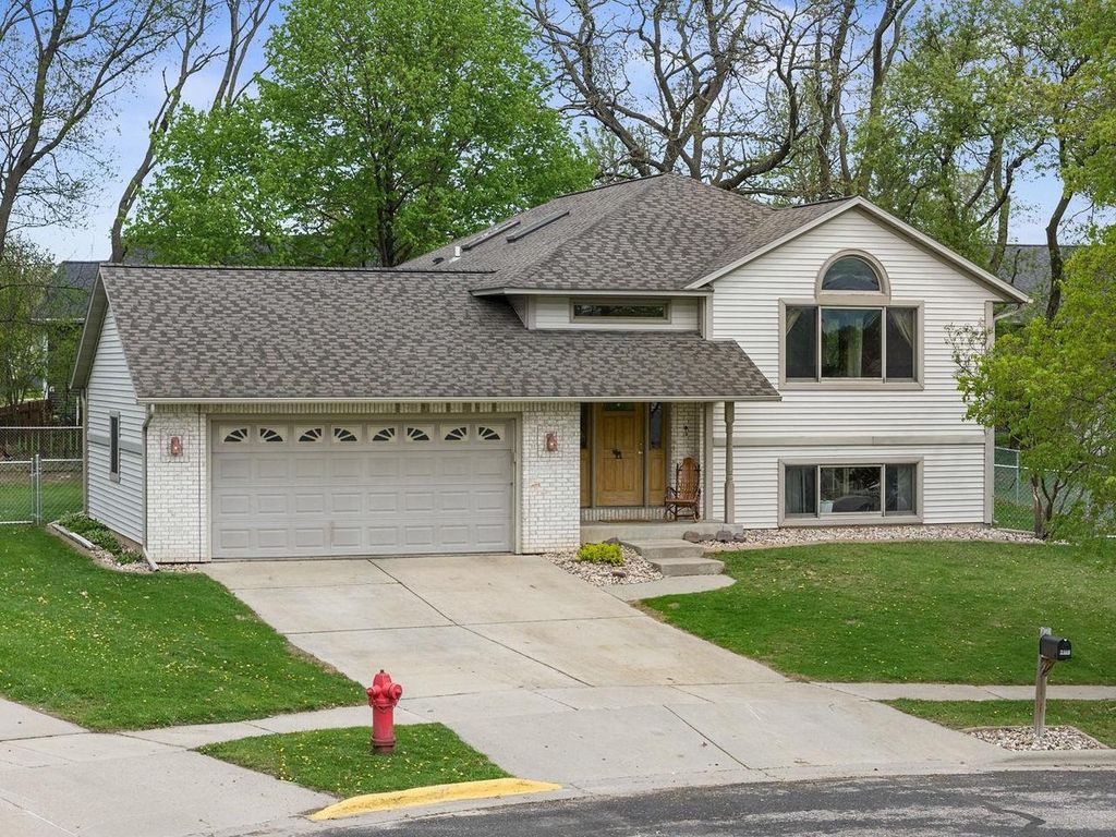 2366 Reinhardt Court, Reedsburg, WI 53959