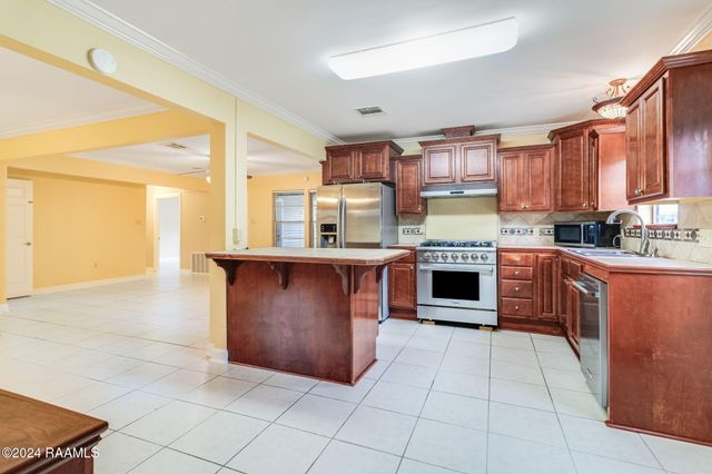 1706 Short Weeks Street, New Iberia, LA 70560