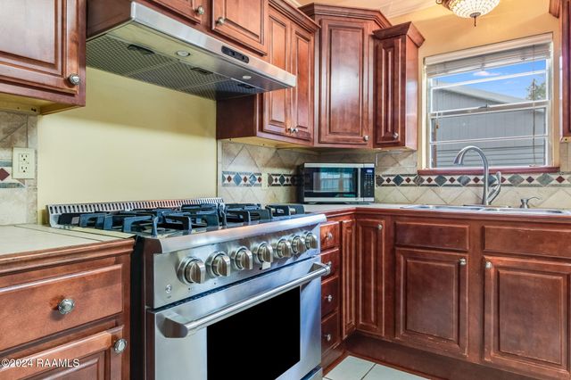 1706 Short Weeks Street, New Iberia, LA 70560