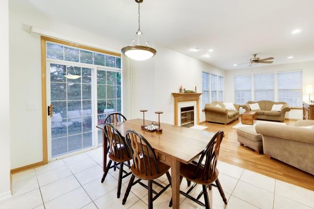 2304 Sarazen Drive, Vernon Hills, IL 60061