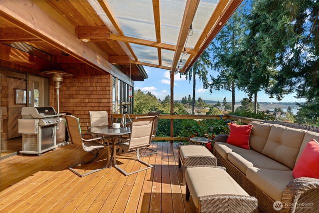 1130 Queets Drive, Fox Island, WA 98333