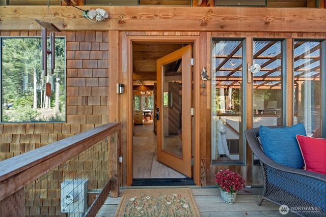 1130 Queets Drive, Fox Island, WA 98333