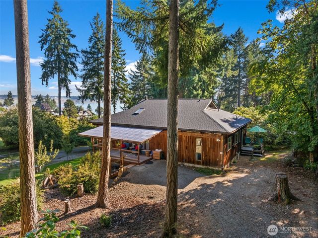 1130 Queets Drive, Fox Island, WA 98333
