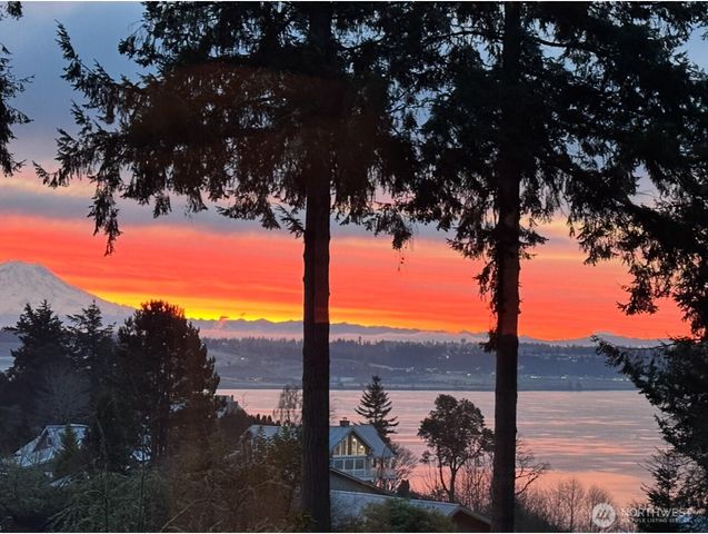 1130 Queets Drive, Fox Island, WA 98333