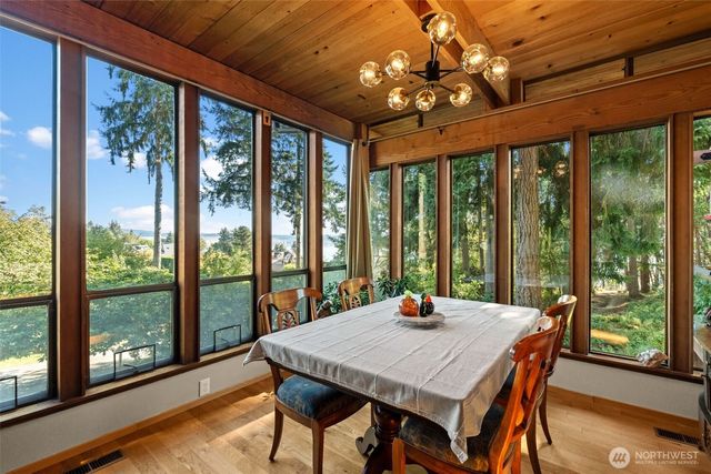 1130 Queets Drive, Fox Island, WA 98333