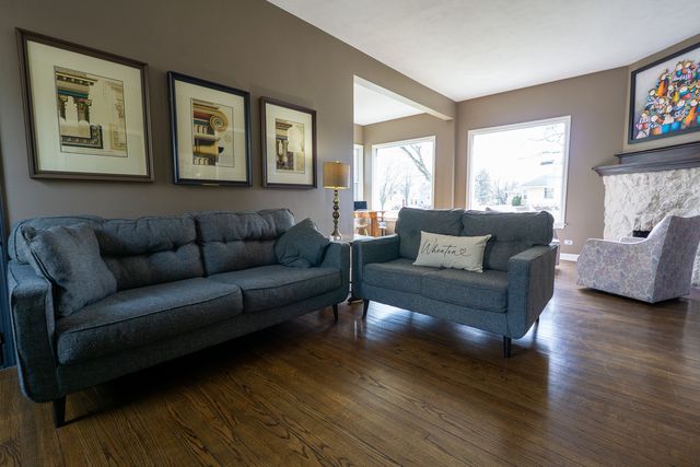 520 S Wheaton Avenue, Wheaton, IL 60187