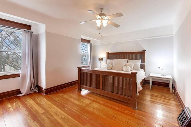 520 S Wheaton Avenue, Wheaton, IL 60187