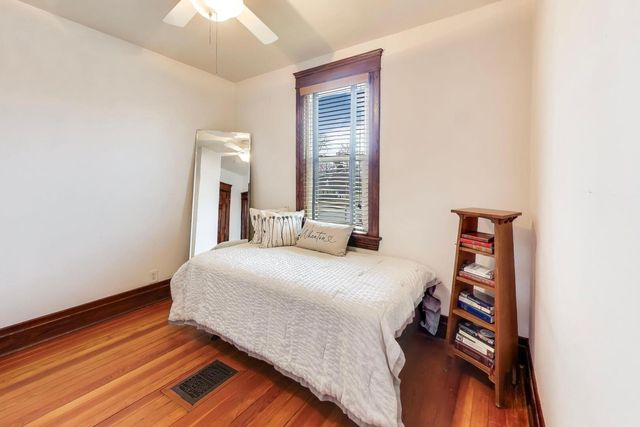 520 S Wheaton Avenue, Wheaton, IL 60187