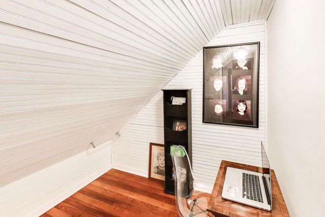 520 S Wheaton Avenue, Wheaton, IL 60187