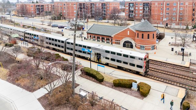 520 S Wheaton Avenue, Wheaton, IL 60187