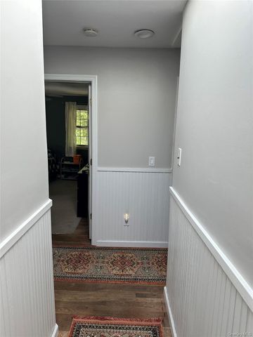 185 Holden Avenue, Cutchogue, NY 11935
