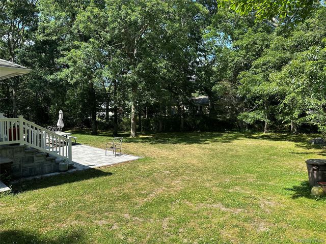 185 Holden Avenue, Cutchogue, NY 11935