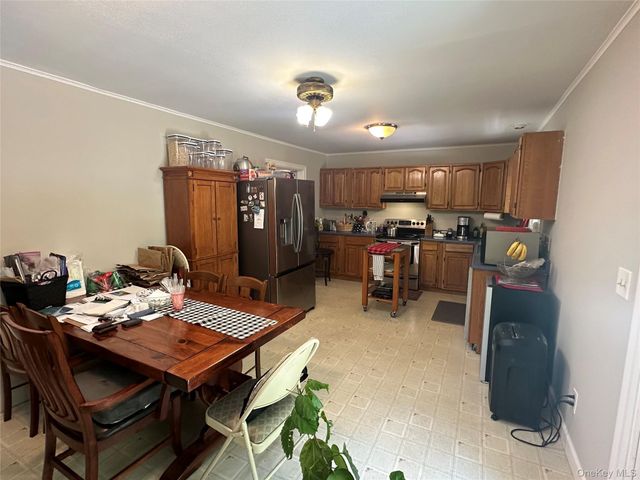 185 Holden Avenue, Cutchogue, NY 11935
