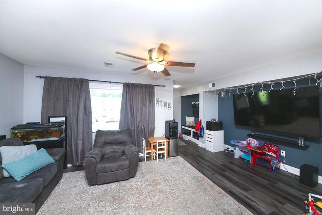 208 HYACINTH CT, Quakertown, PA 18951