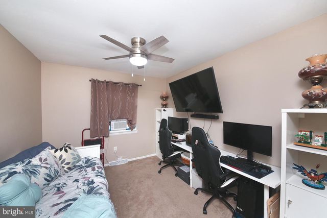 208 HYACINTH CT, Quakertown, PA 18951