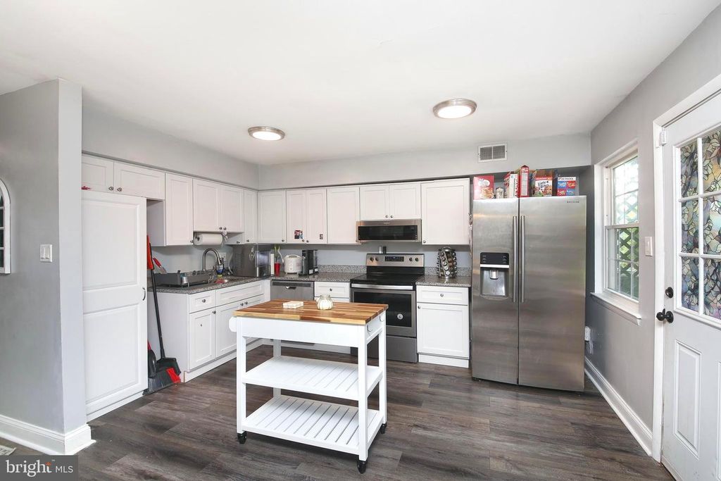 208 HYACINTH CT, Quakertown, PA 18951