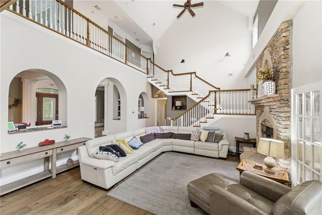 4337 Mountain View Road, Oakwood, GA 30566