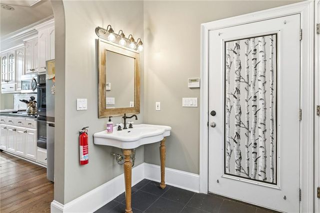 4337 Mountain View Road, Oakwood, GA 30566