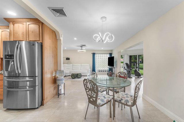 362 Yorktowne Circle, Atlantis, FL 33462