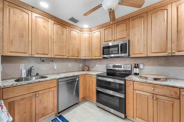 362 Yorktowne Circle, Atlantis, FL 33462