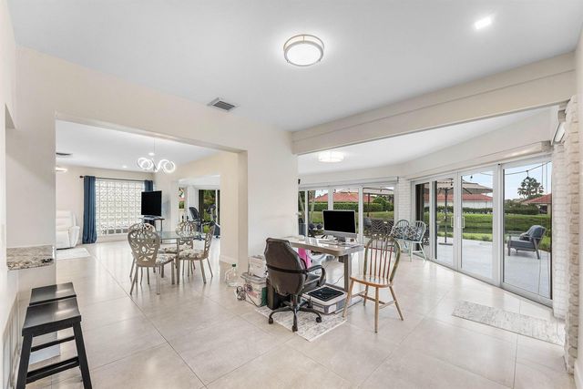 362 Yorktowne Circle, Atlantis, FL 33462