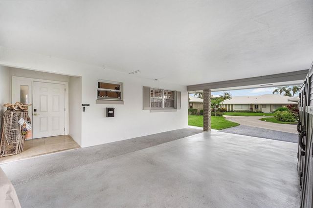 362 Yorktowne Circle, Atlantis, FL 33462