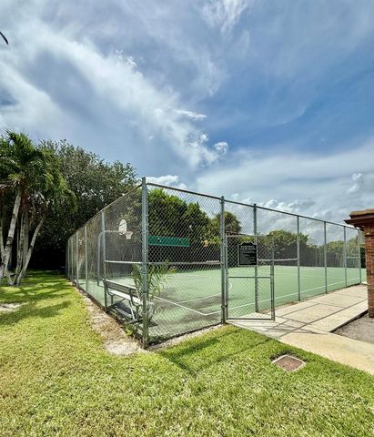 362 Yorktowne Circle, Atlantis, FL 33462