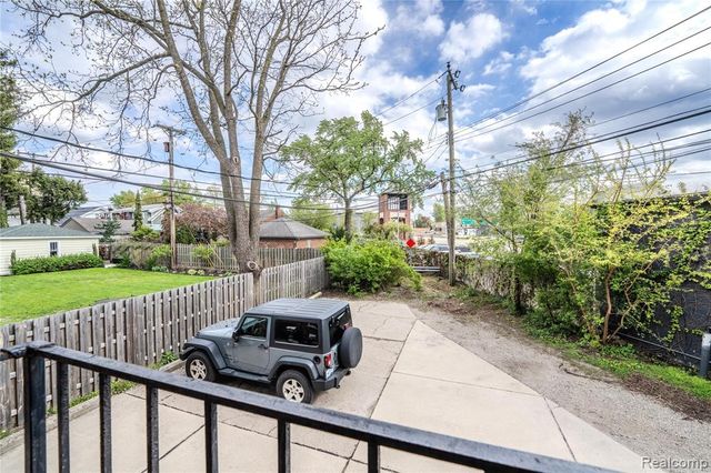 605 W Hudson Avenue, Royal Oak, MI 48067