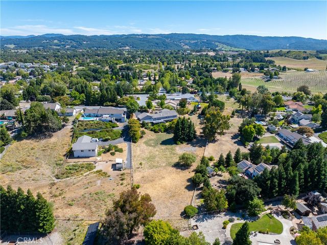 164 Helgren Court, Templeton, CA 93465
