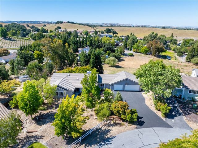 164 Helgren Court, Templeton, CA 93465